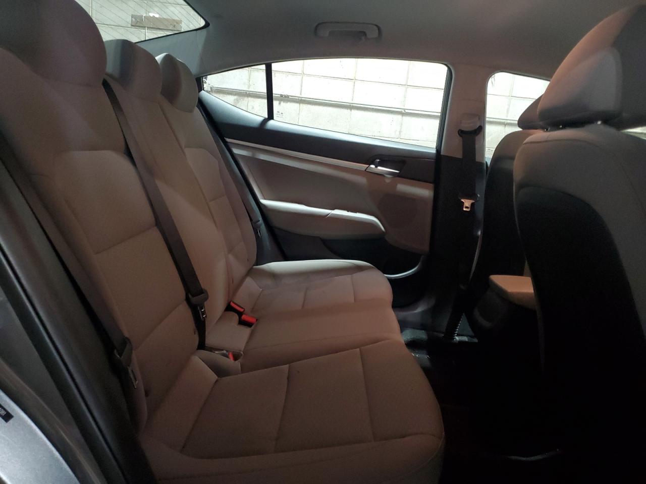 2019 Hyundai Elantra - Image 10