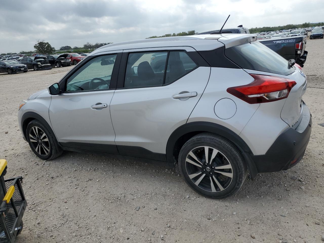 2020 Nissan Kicks - Image 2