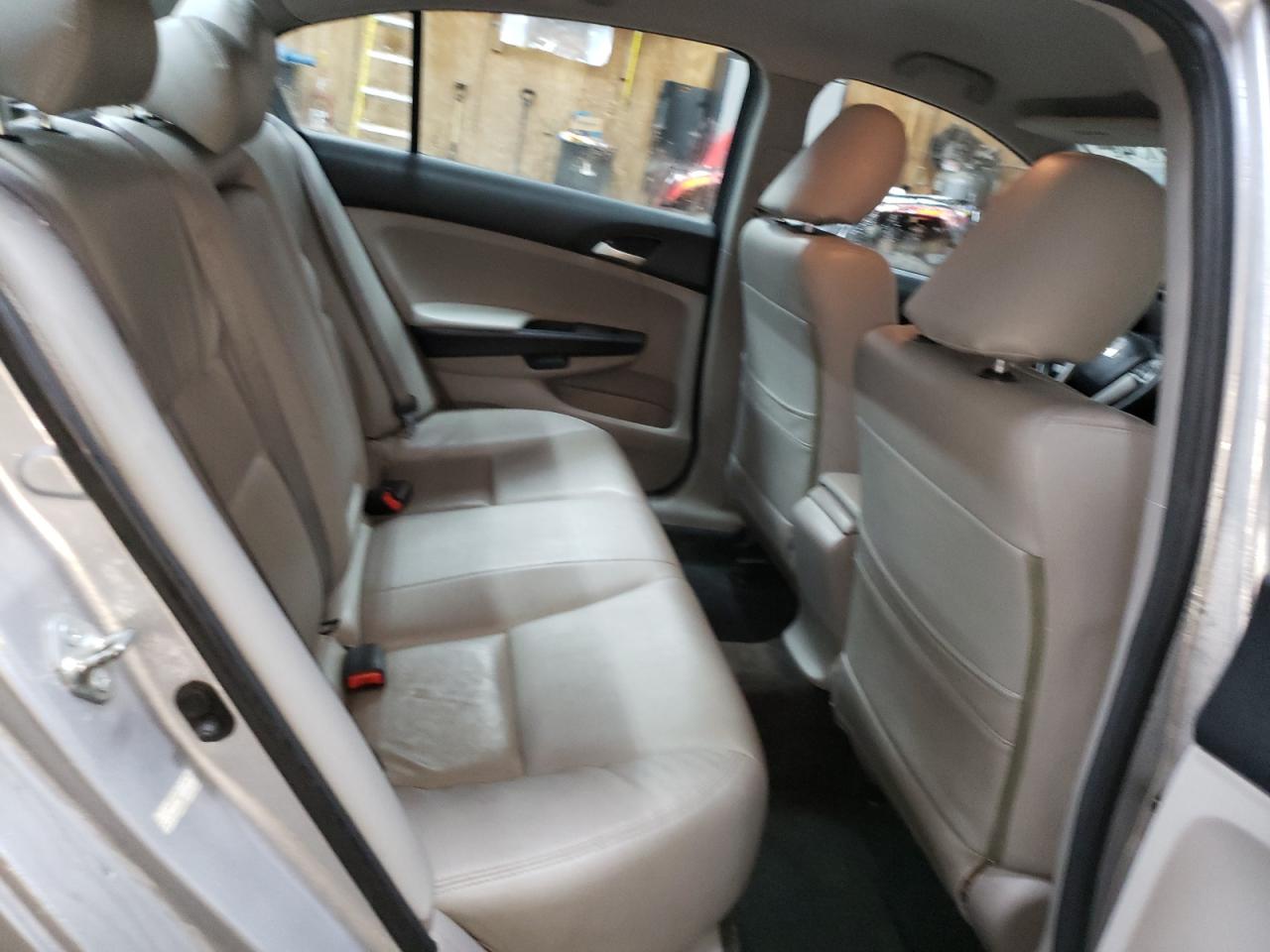 2011 Honda Accord - Image 10