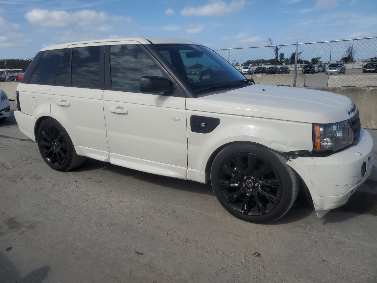 2009 Land Rover Range Rover - Image 4