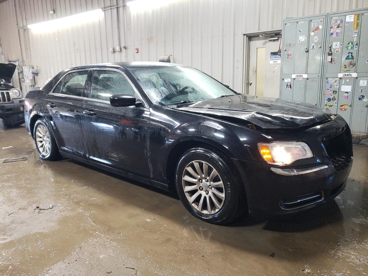 2013 Chrysler 300 - Image 4