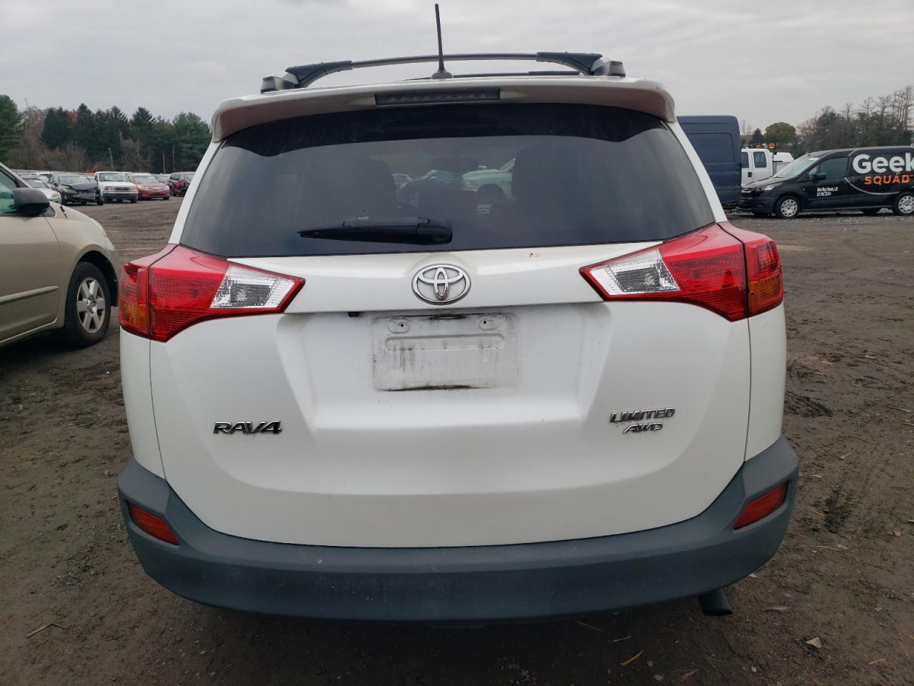 VIN JTMDFREV9FD155785 2015 TOYOTA RAV4 no.6