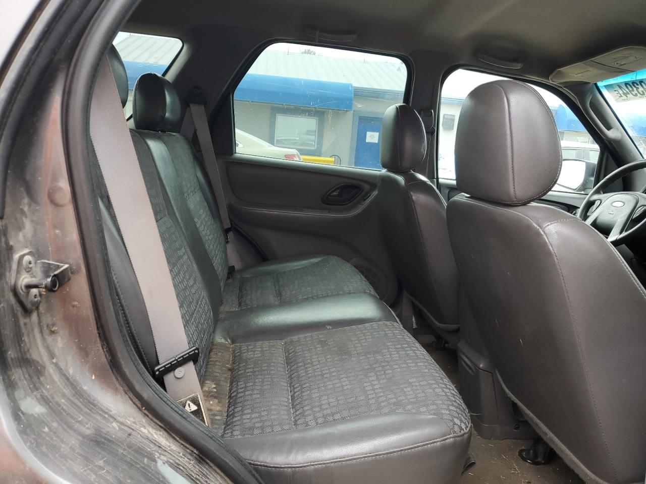 2002 Ford Escape - Image 11