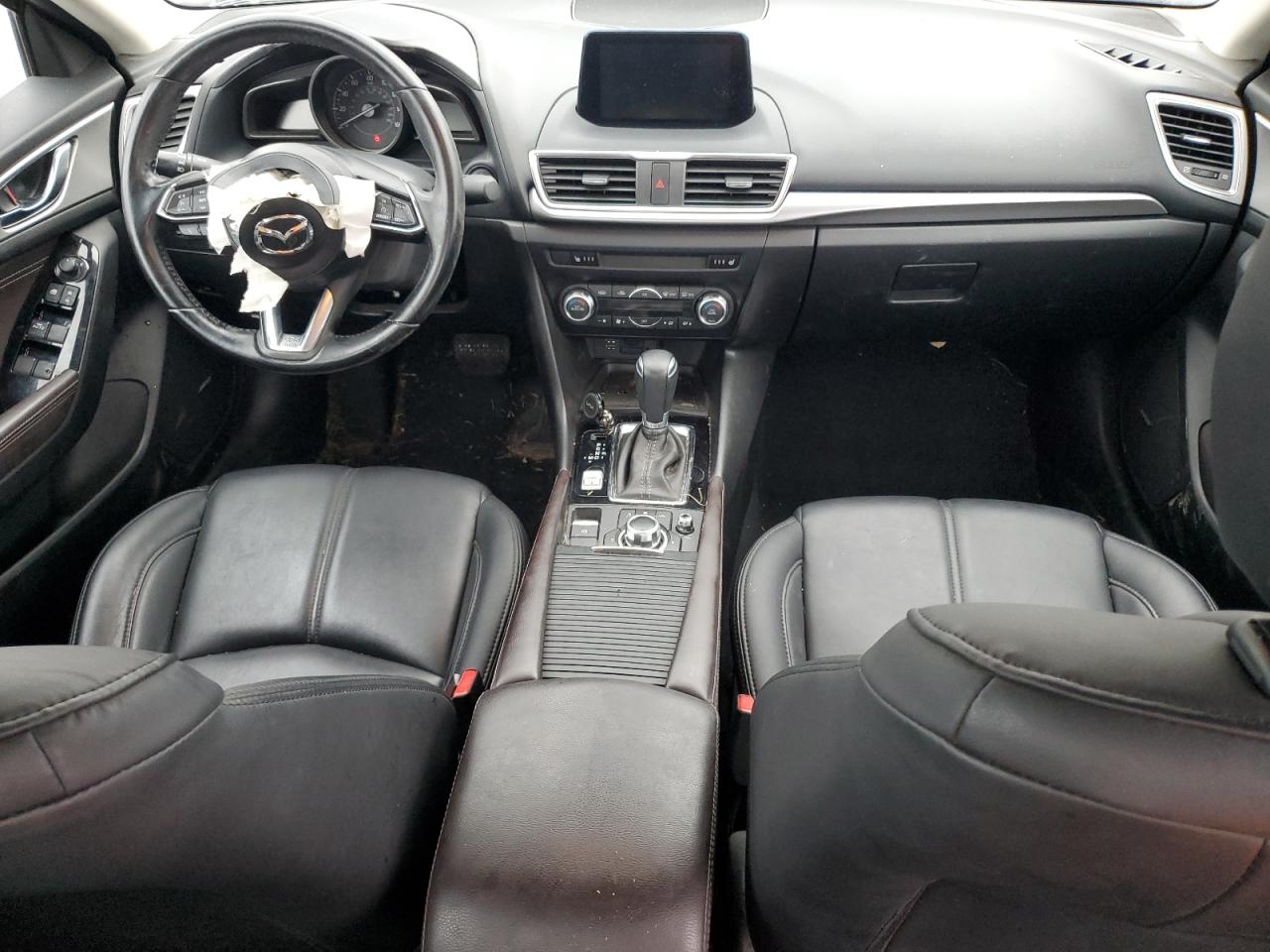2017 Mazda 3 - Image 8