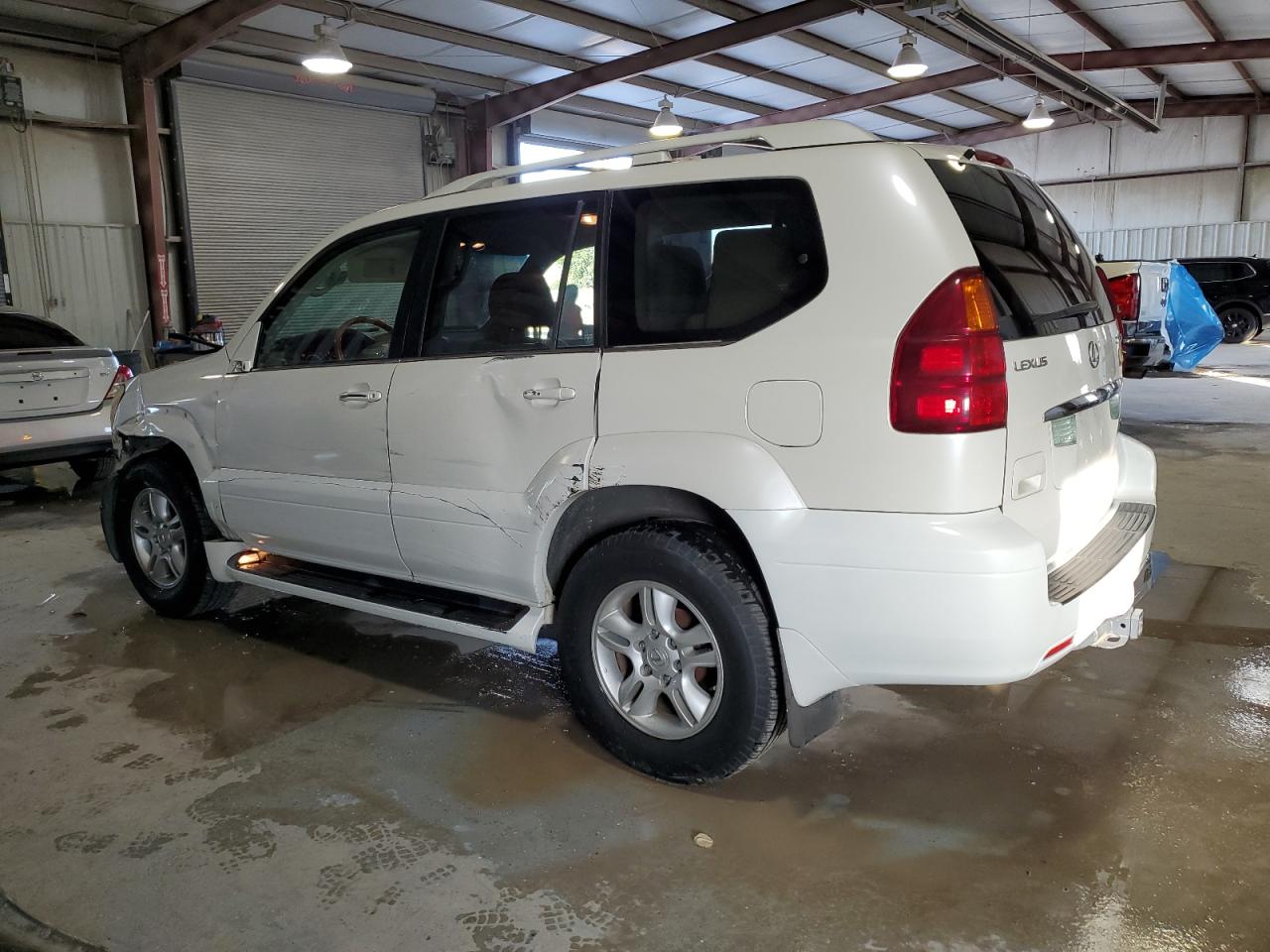2005 Lexus GX - Image 2