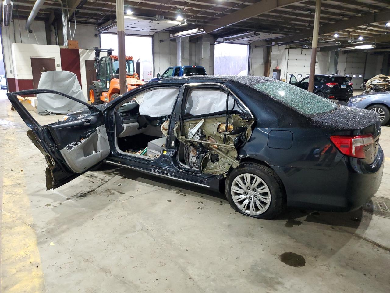 2014 Toyota Camry - Image 2