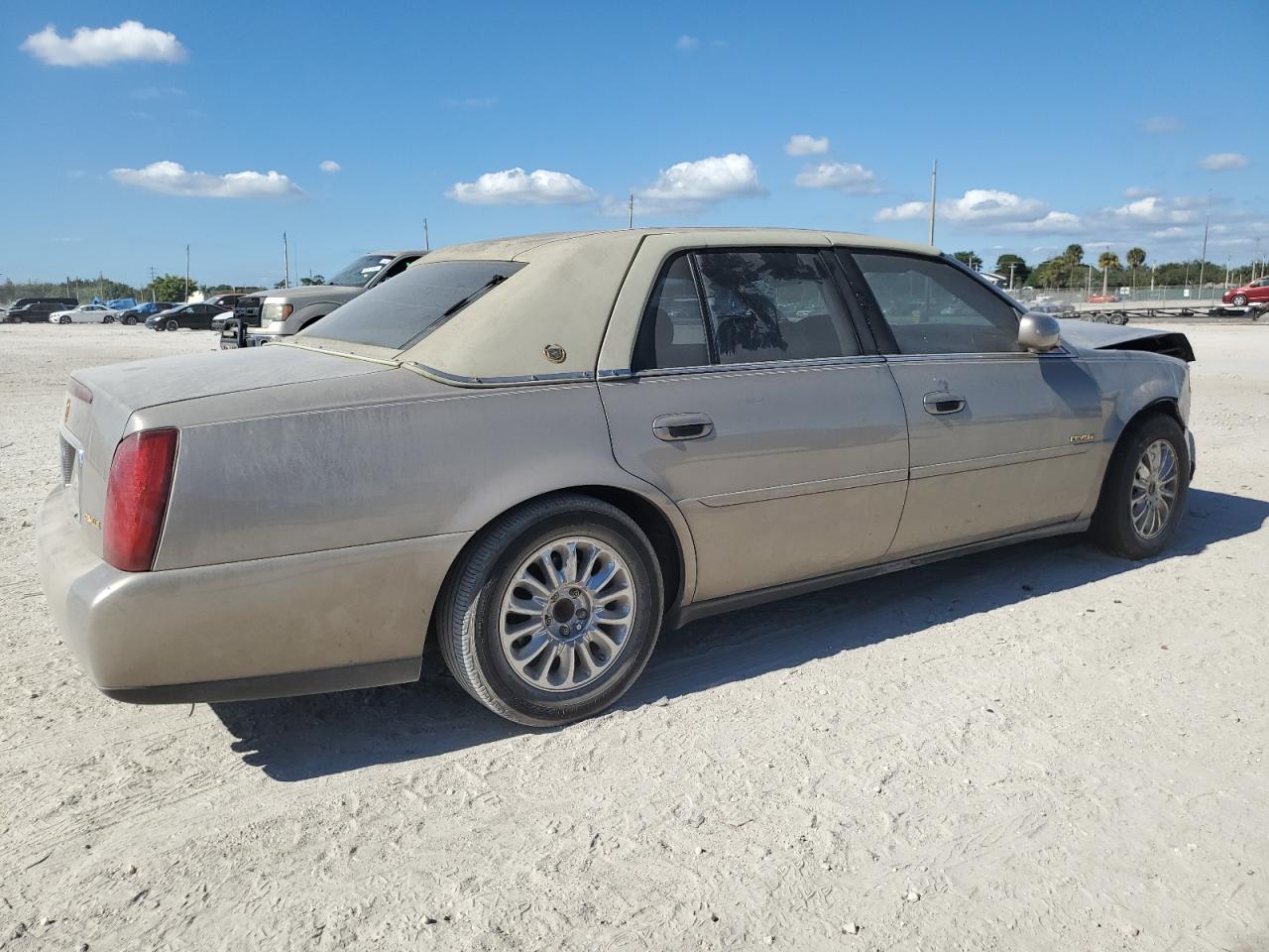 2003 Cadillac De Ville - Image 3