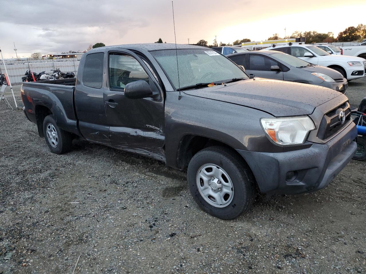 VIN 5TFTX4CN6DX029765 2013 TOYOTA TACOMA no.4