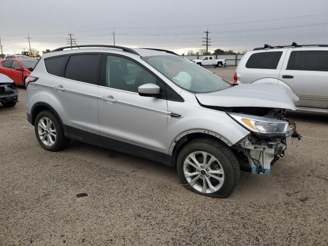  FORD ESCAPE 2018 Srebrny