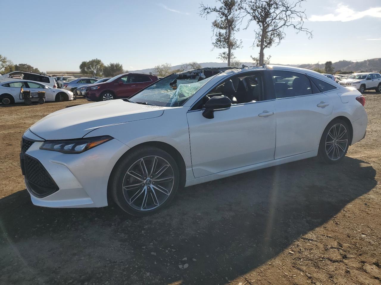 2020 Toyota Avalon - Image 1
