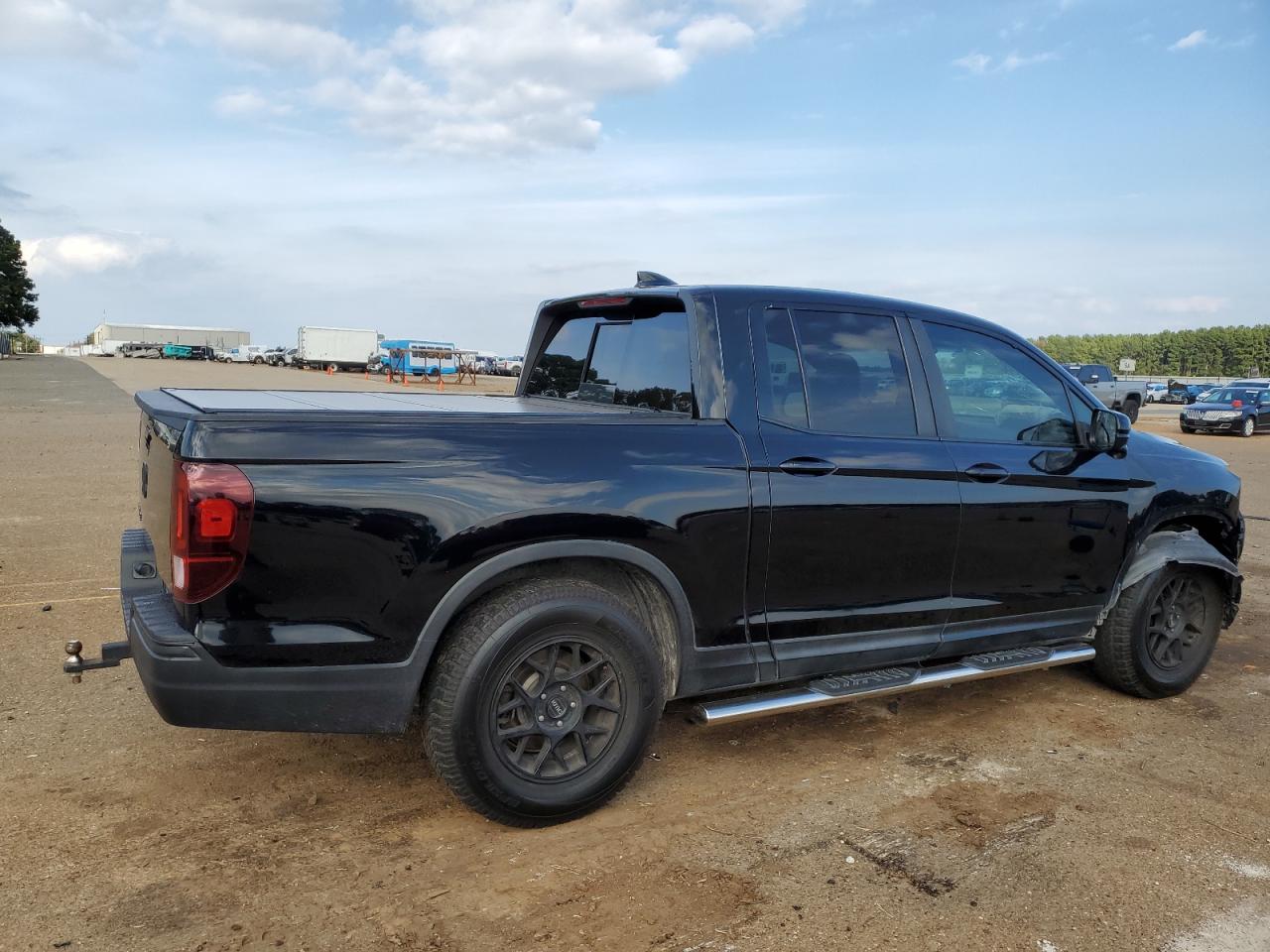 2019 Honda Ridgeline - Image 3