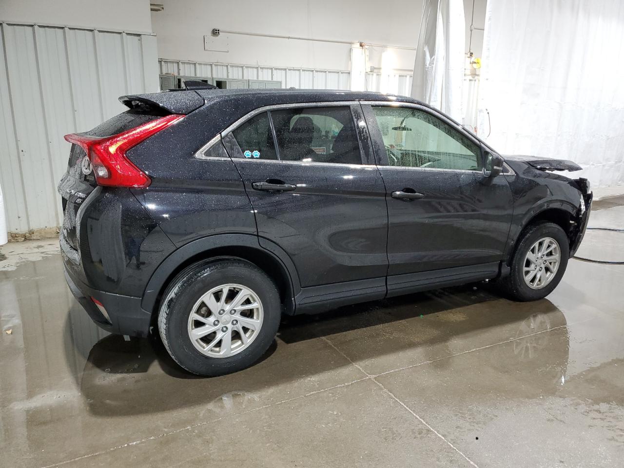 2019 Mitsubishi Eclipse - Image 3