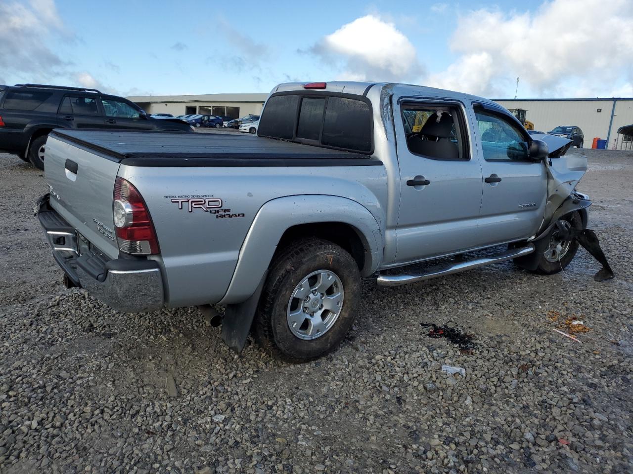 2010 Toyota Tacoma - Image 3