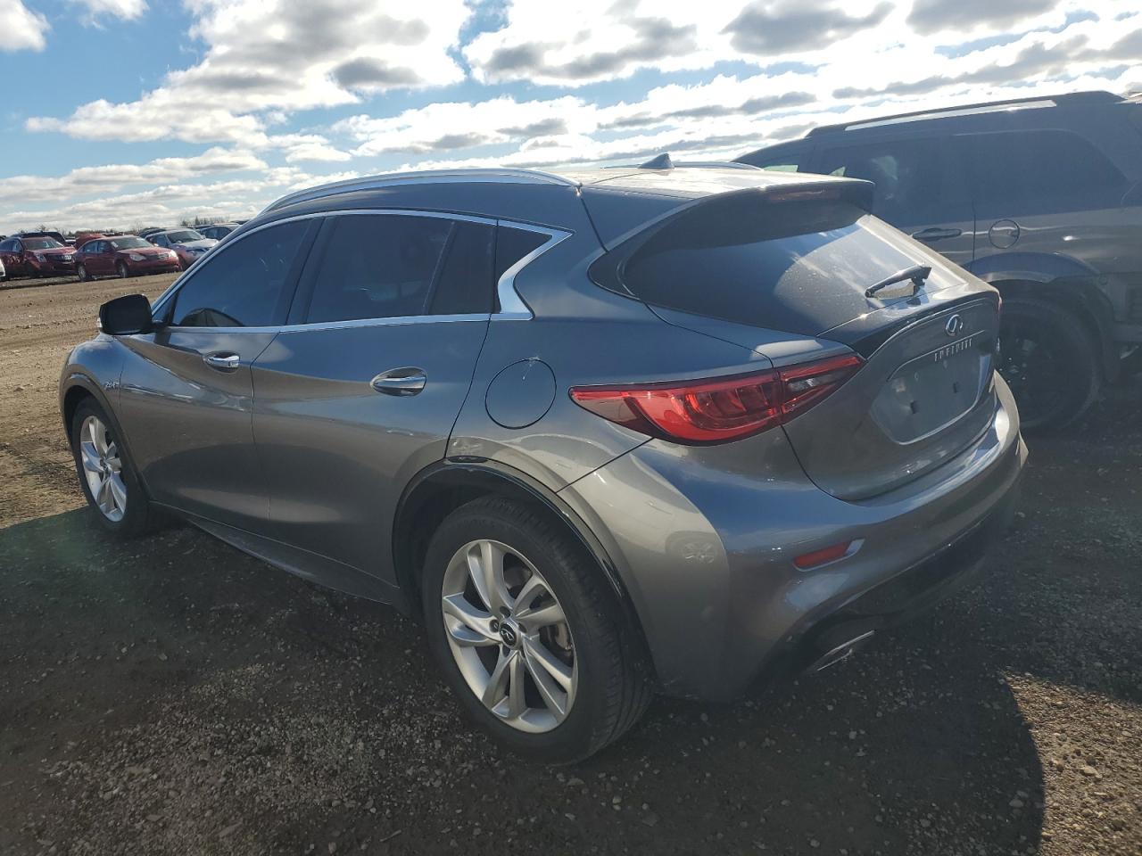 VIN SJKCH5CP9KA008569 2019 INFINITI QX30 no.2