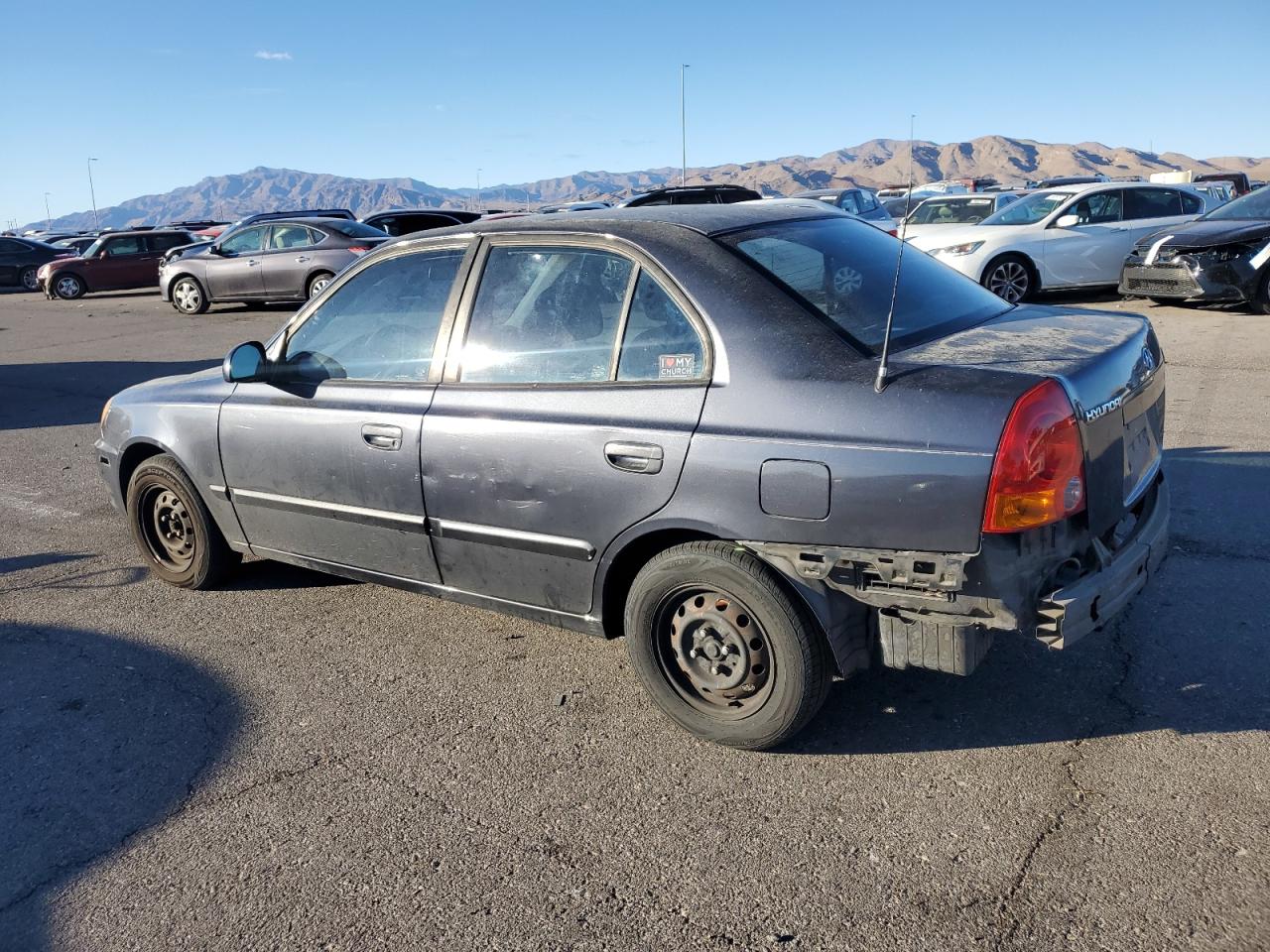 2005 Hyundai Accent - Image 2