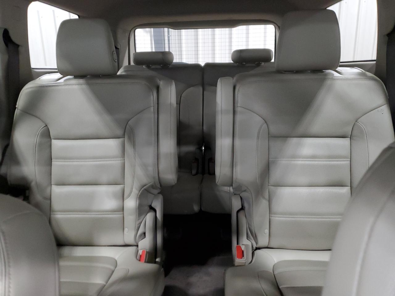 2017 GMC Acadia - Image 10