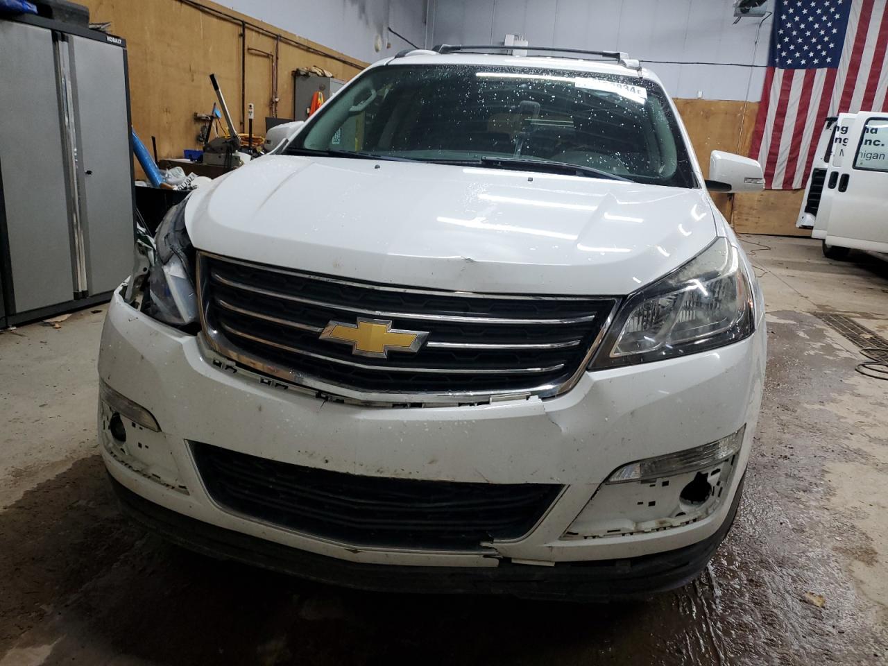 VIN 1GNKRGKD5GJ258761 2016 CHEVROLET TRAVERSE no.5