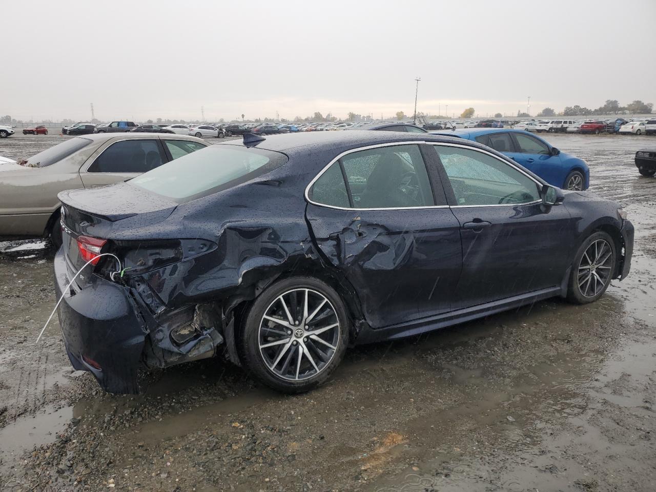 VIN 4T1G11AK6NU681231 2022 TOYOTA CAMRY no.3