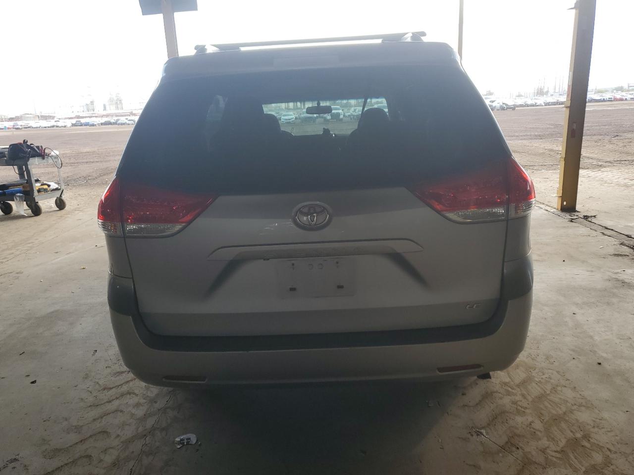 2011 Toyota Sienna - Image 6