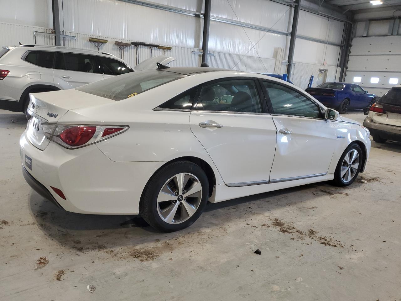2011 Hyundai Sonata - Image 3