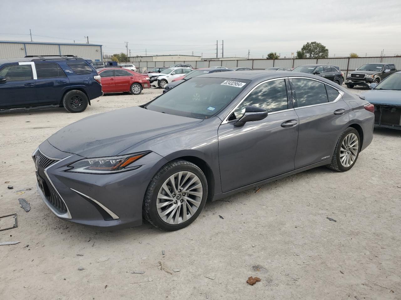 2021 LEXUS ES300