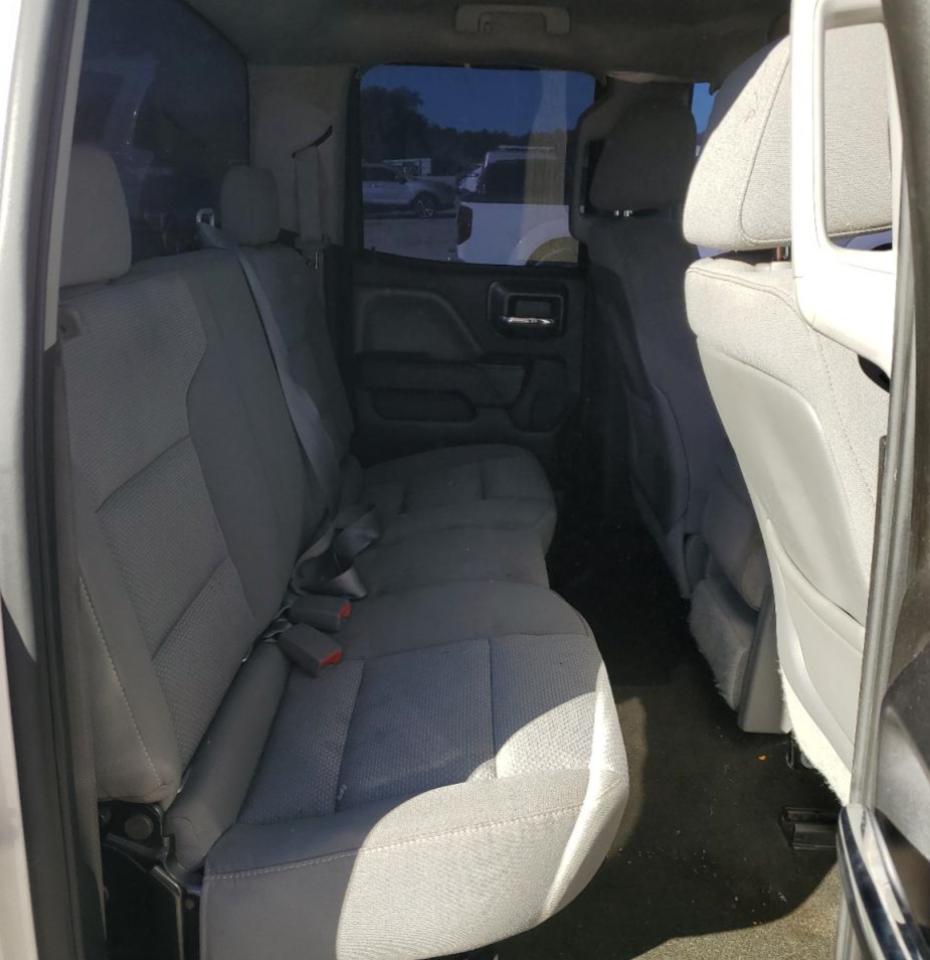 2015 Chevrolet Silverado - Image 10