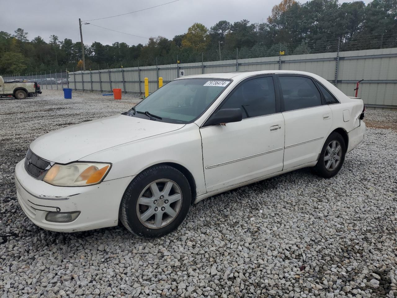 2000 Toyota Avalon - Image 1