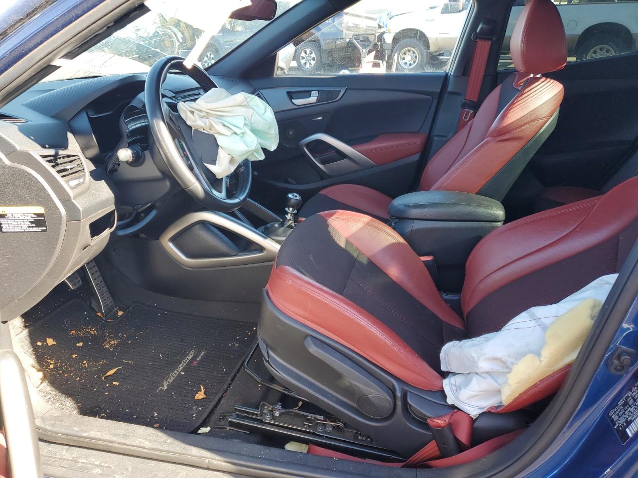 2016 Hyundai Veloster - Image 7