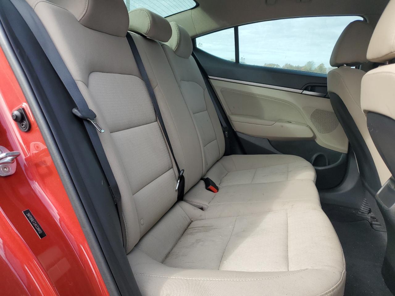 2018 Hyundai Elantra - Image 10