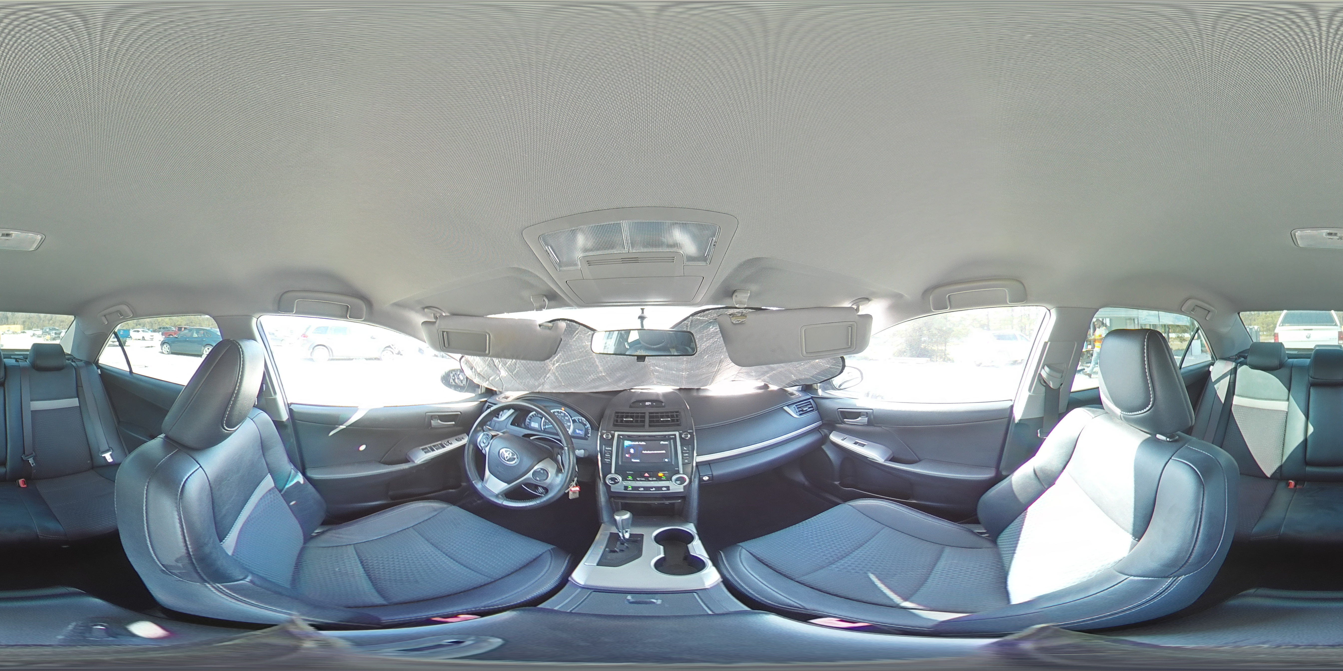 2014 Toyota Camry - Image 14