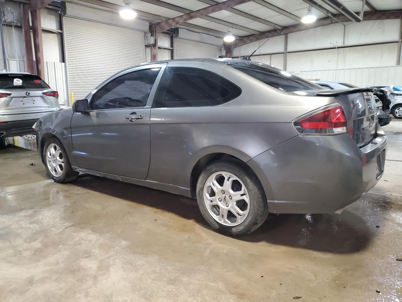 2010 Ford Focus - Image 2