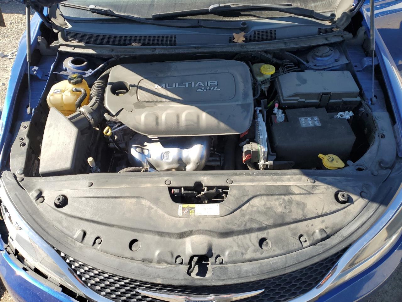 2015 Chrysler 200 - Image 13
