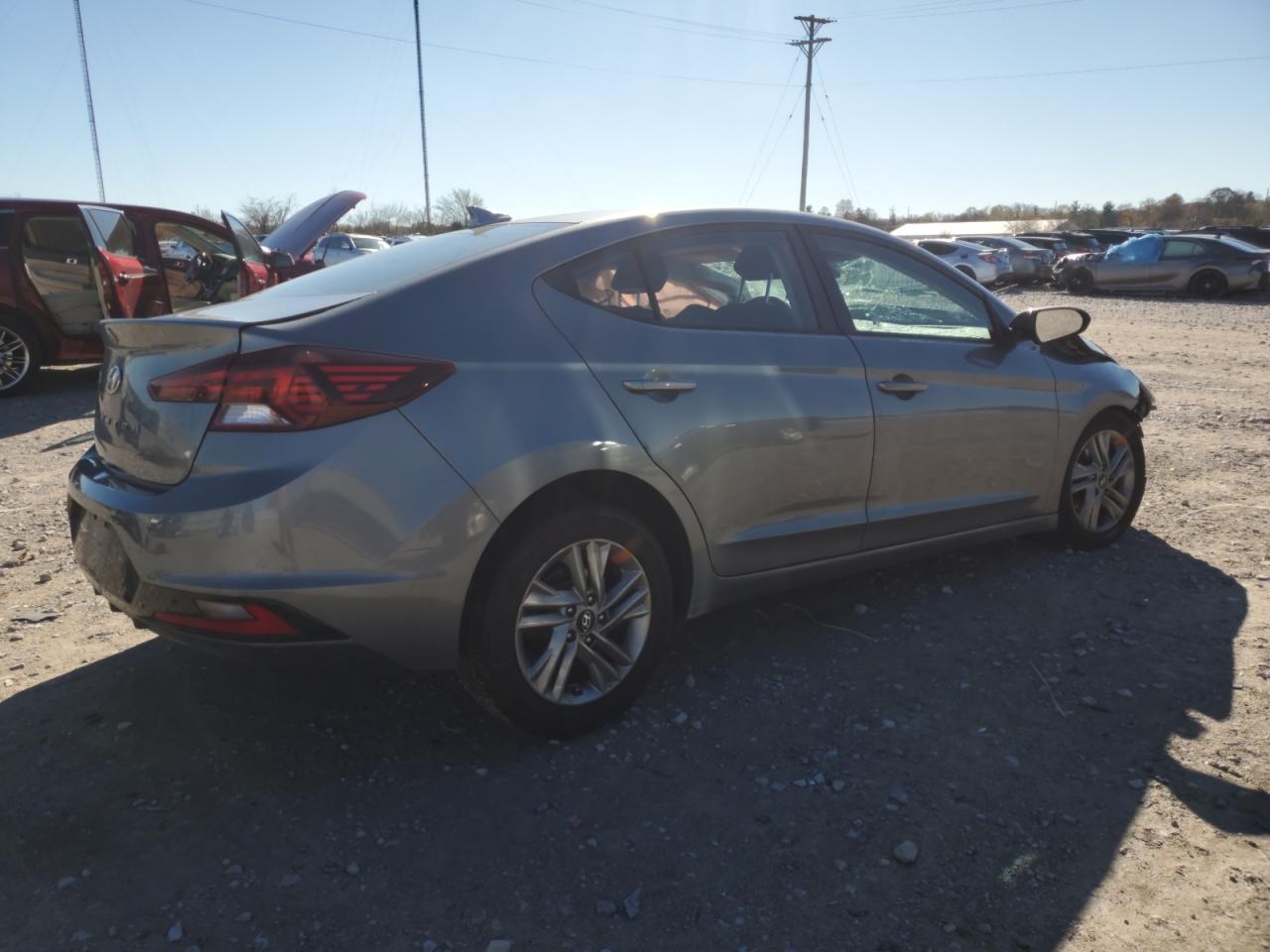 2019 Hyundai Elantra - Image 3