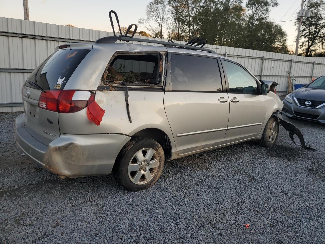2005 Toyota Sienna - Image 3