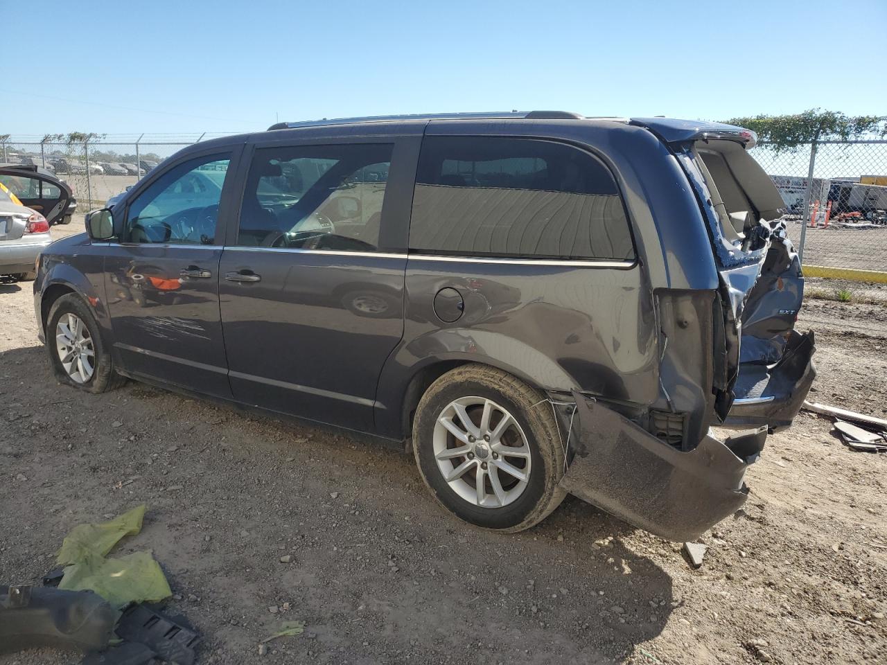 2020 Dodge Caravan - Image 2