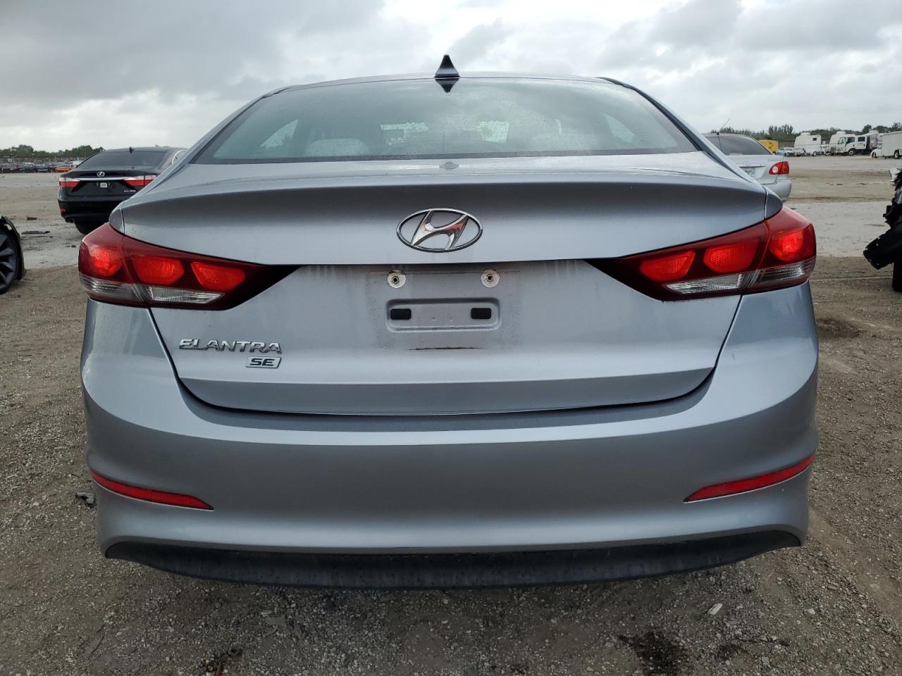 2017 Hyundai Elantra - Image 6