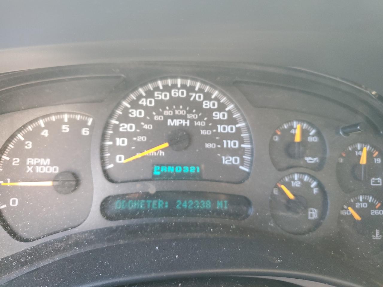 2005 Chevrolet Tahoe - Image 9
