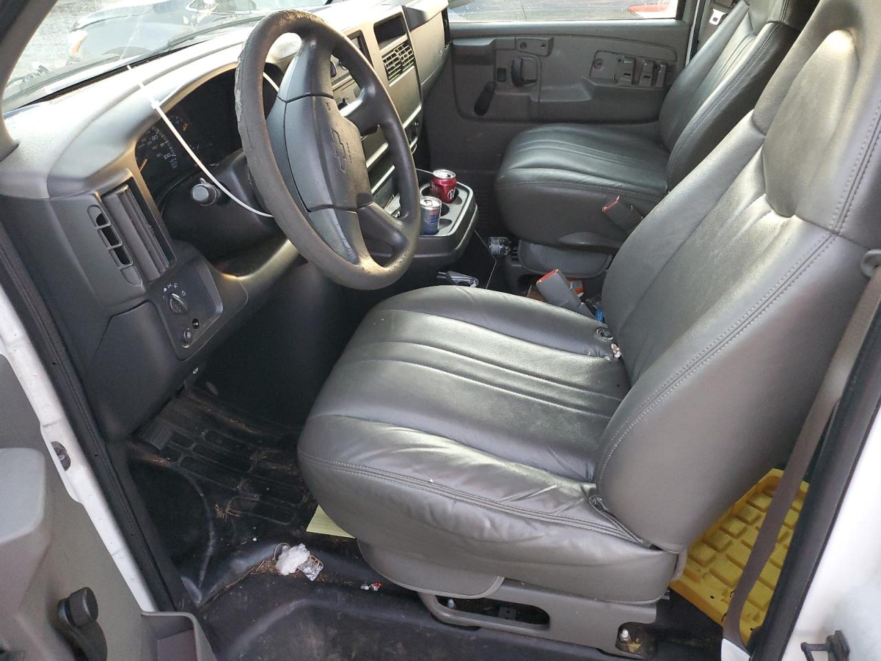 2003 Chevrolet Express - Image 7