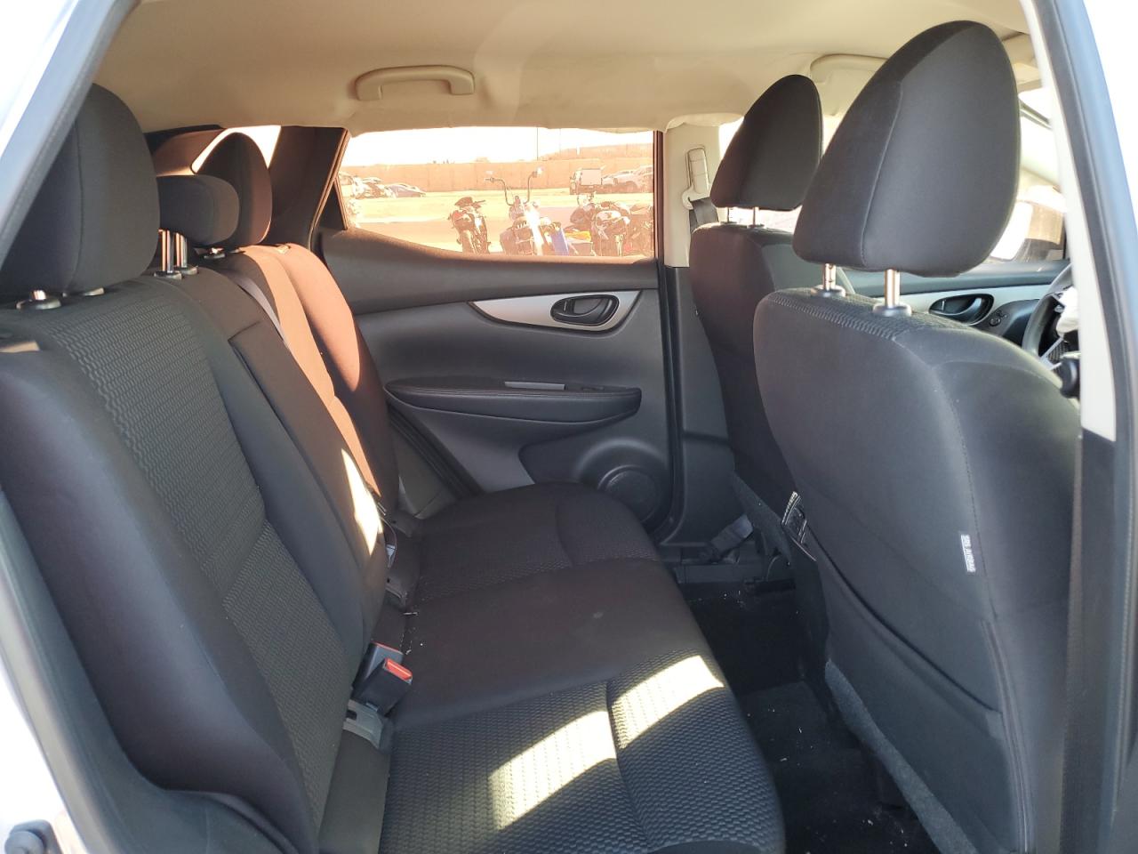 2019 Nissan Rogue - Image 11