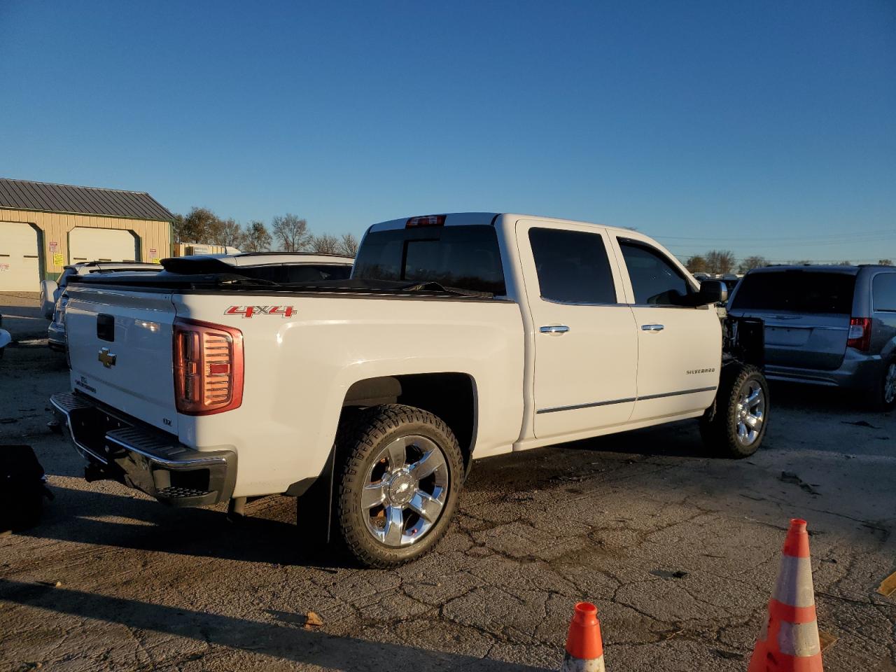 2015 Chevrolet Silverado - Image 3