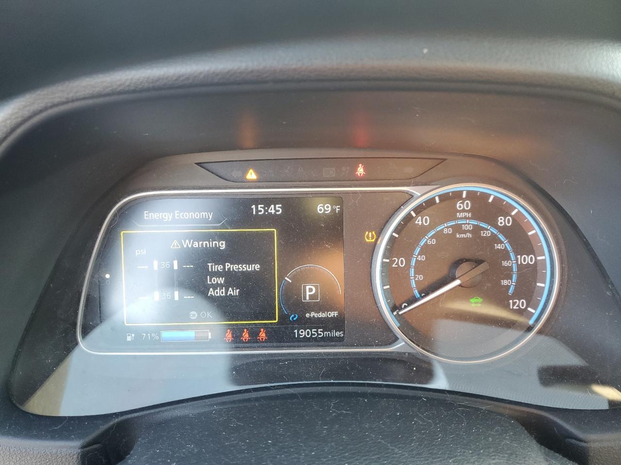 2022 Nissan Leaf - Image 9