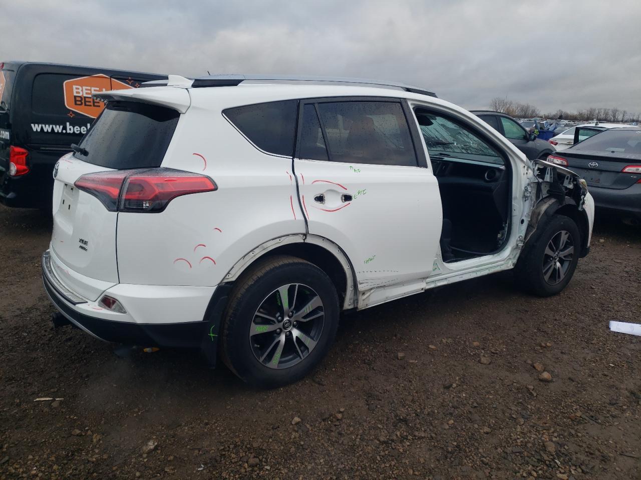 VIN JTMRFREV0HJ703800 2017 TOYOTA RAV4 no.3