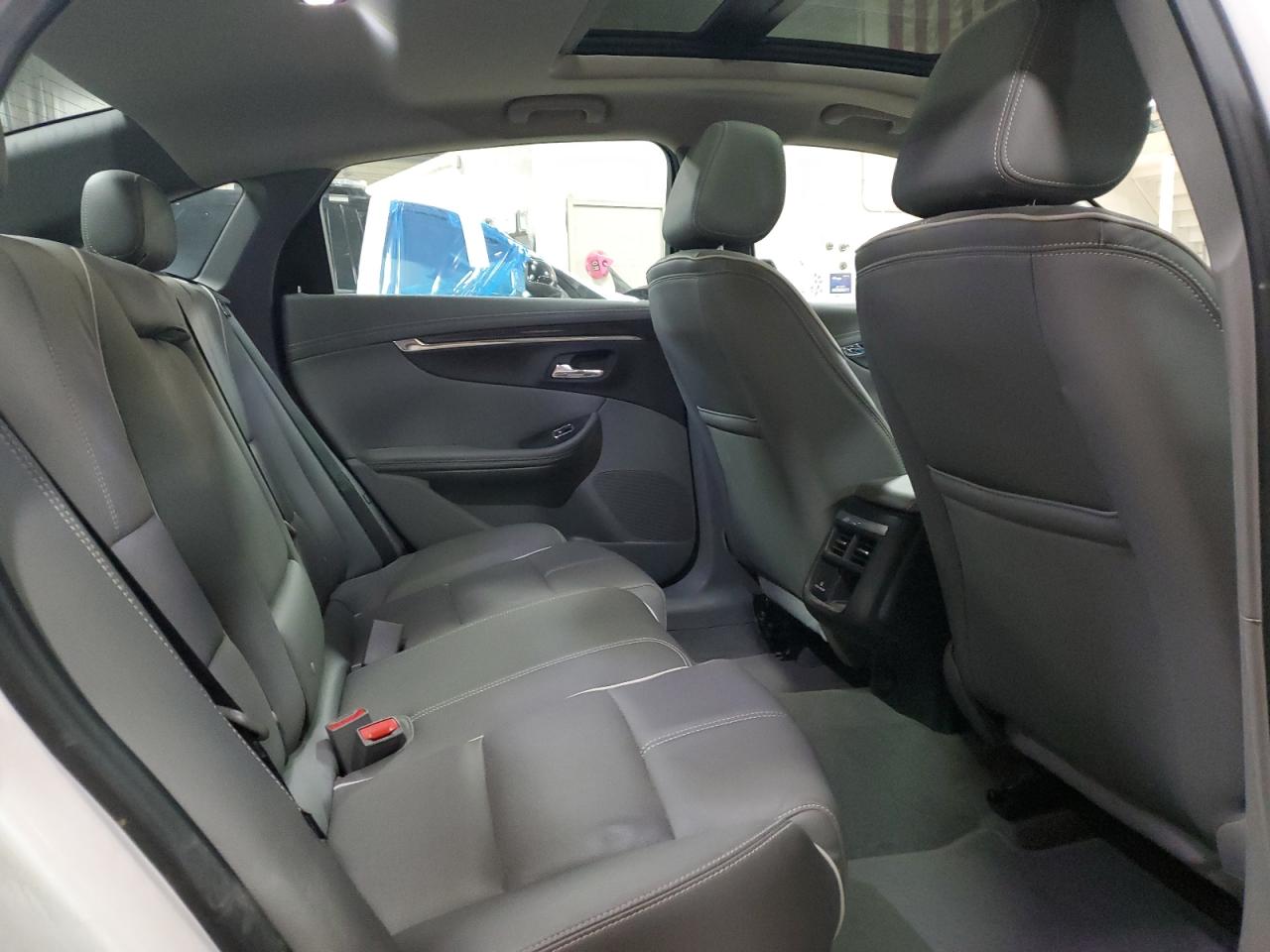 2018 Chevrolet Impala - Image 10