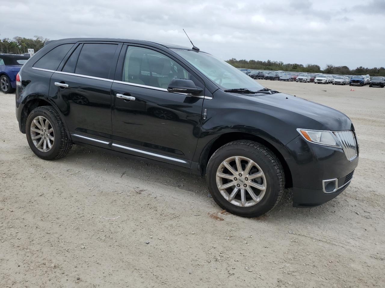 VIN 2LMDJ6JK2DBL40742 2013 LINCOLN MKX no.4