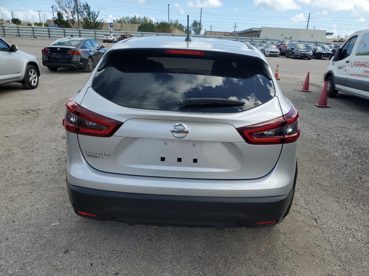 2022 Nissan Rogue Sport S VIN: JN1BJ1AV5NW580312 Lot: 80205184