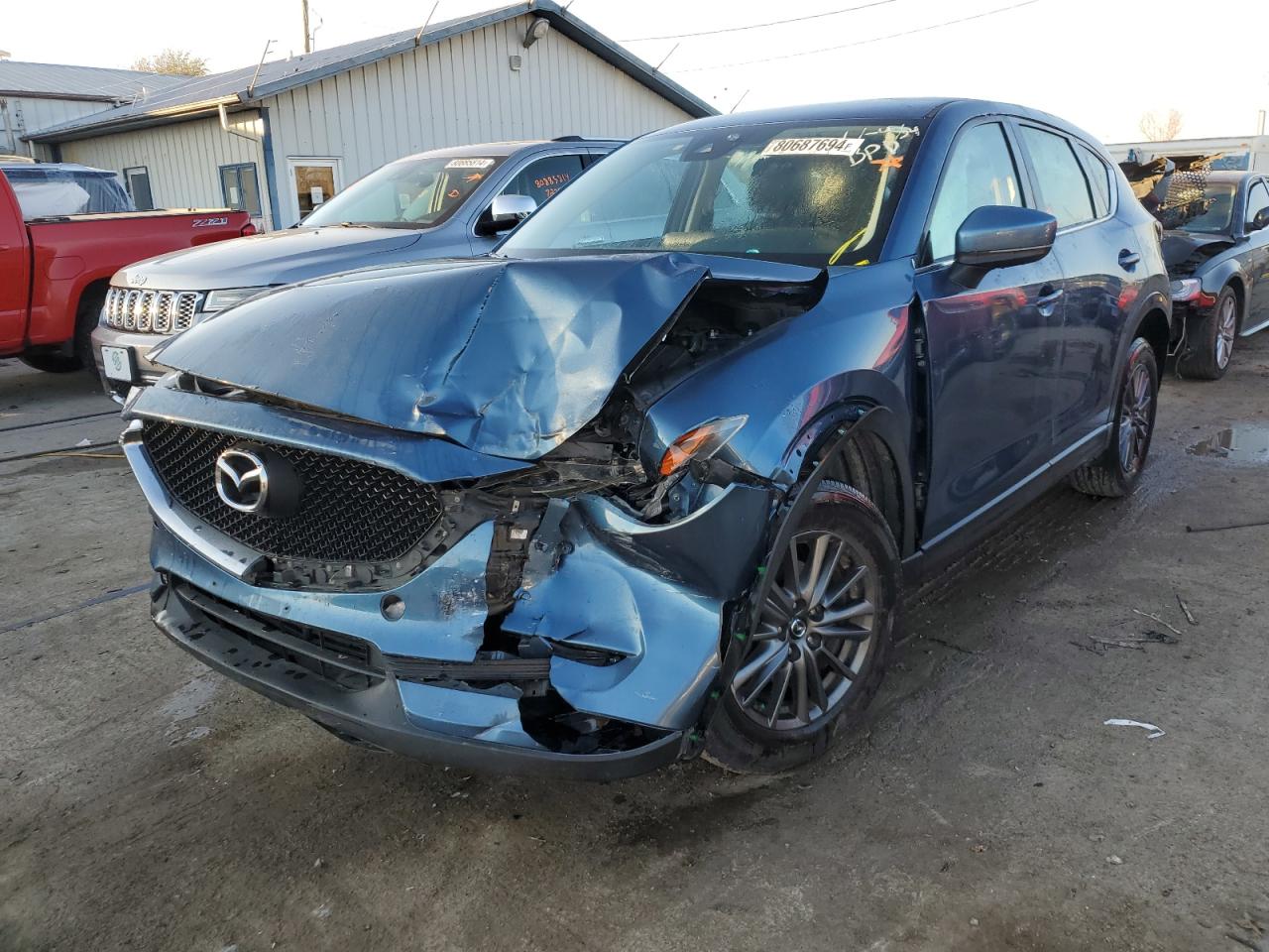 2017 Mazda Cx-5 Sport for Sale in Pekin, IL - Front End