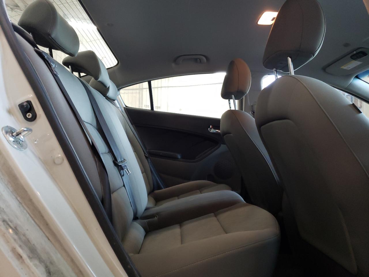 2015 Kia Forte - Image 10