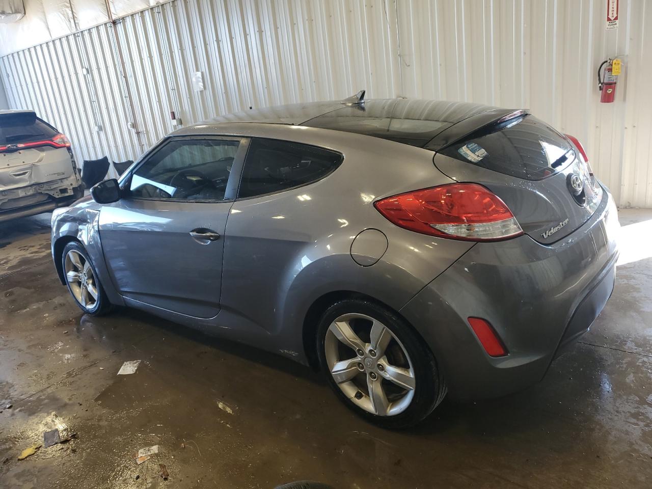 2014 Hyundai Veloster - Image 2