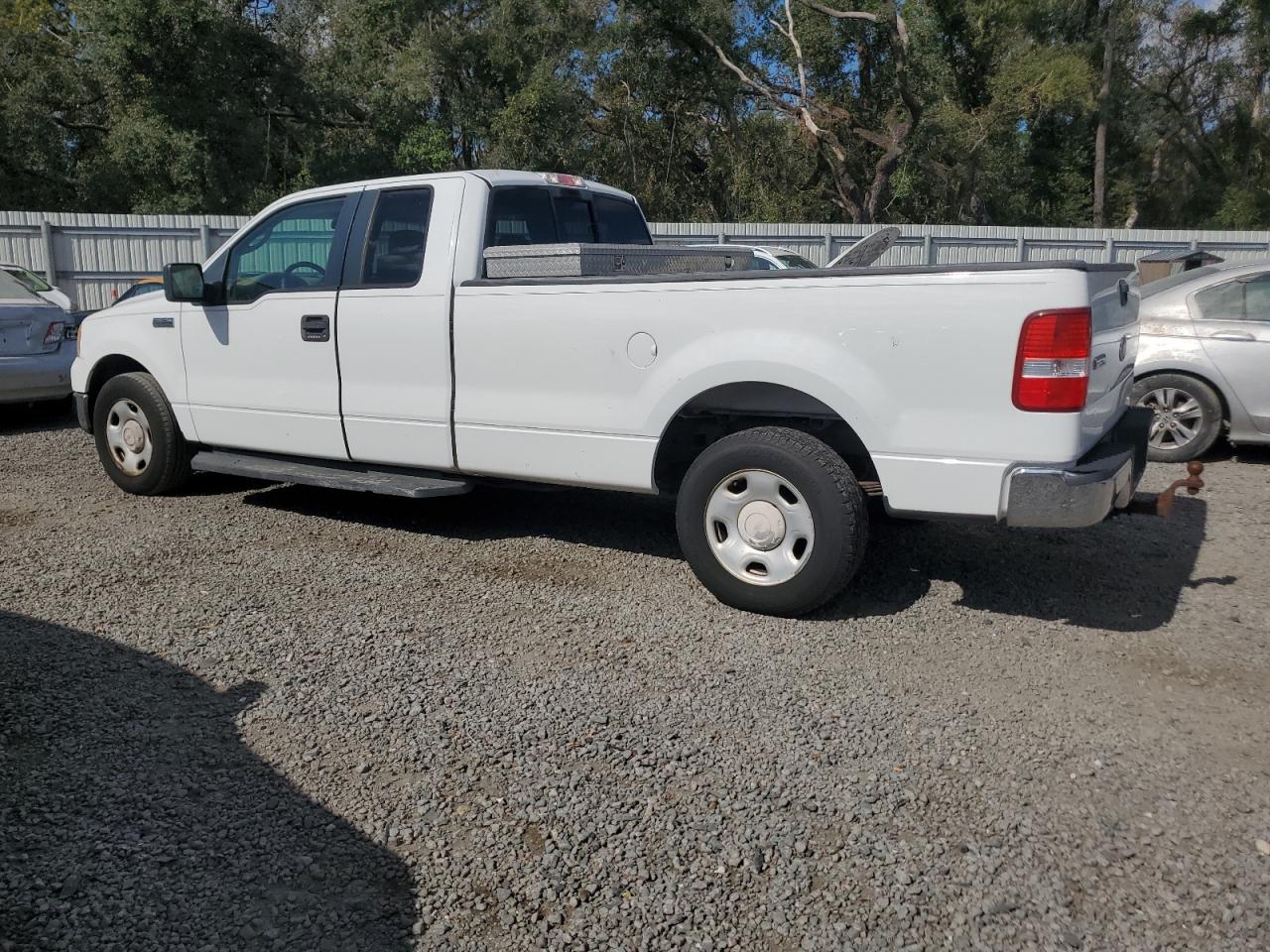 2005 Ford F-150 - Image 2