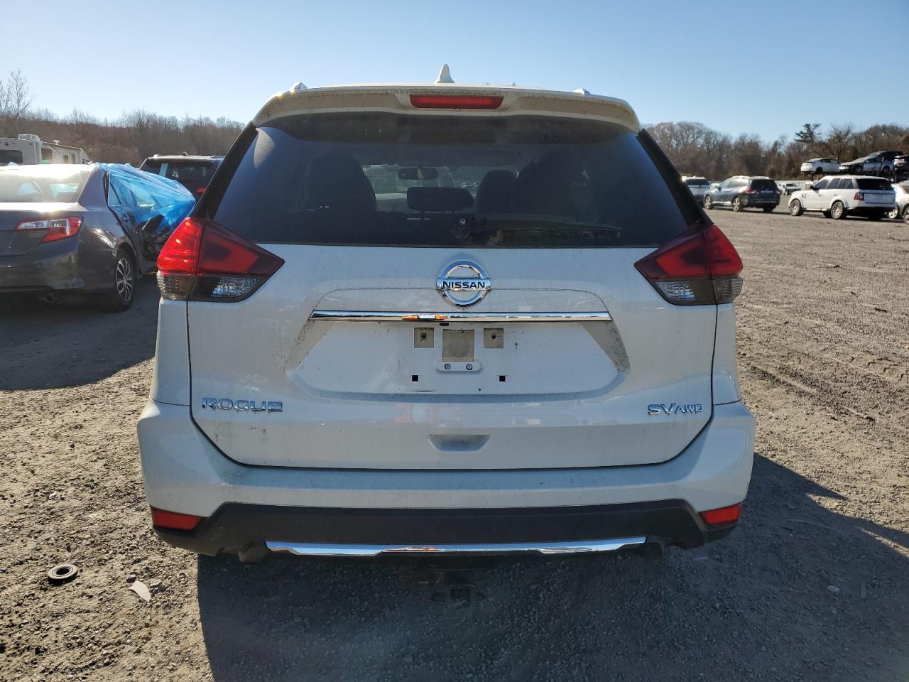 2017 Nissan Rogue - Image 6